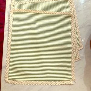 Set of 4 Nicole Miller placemats